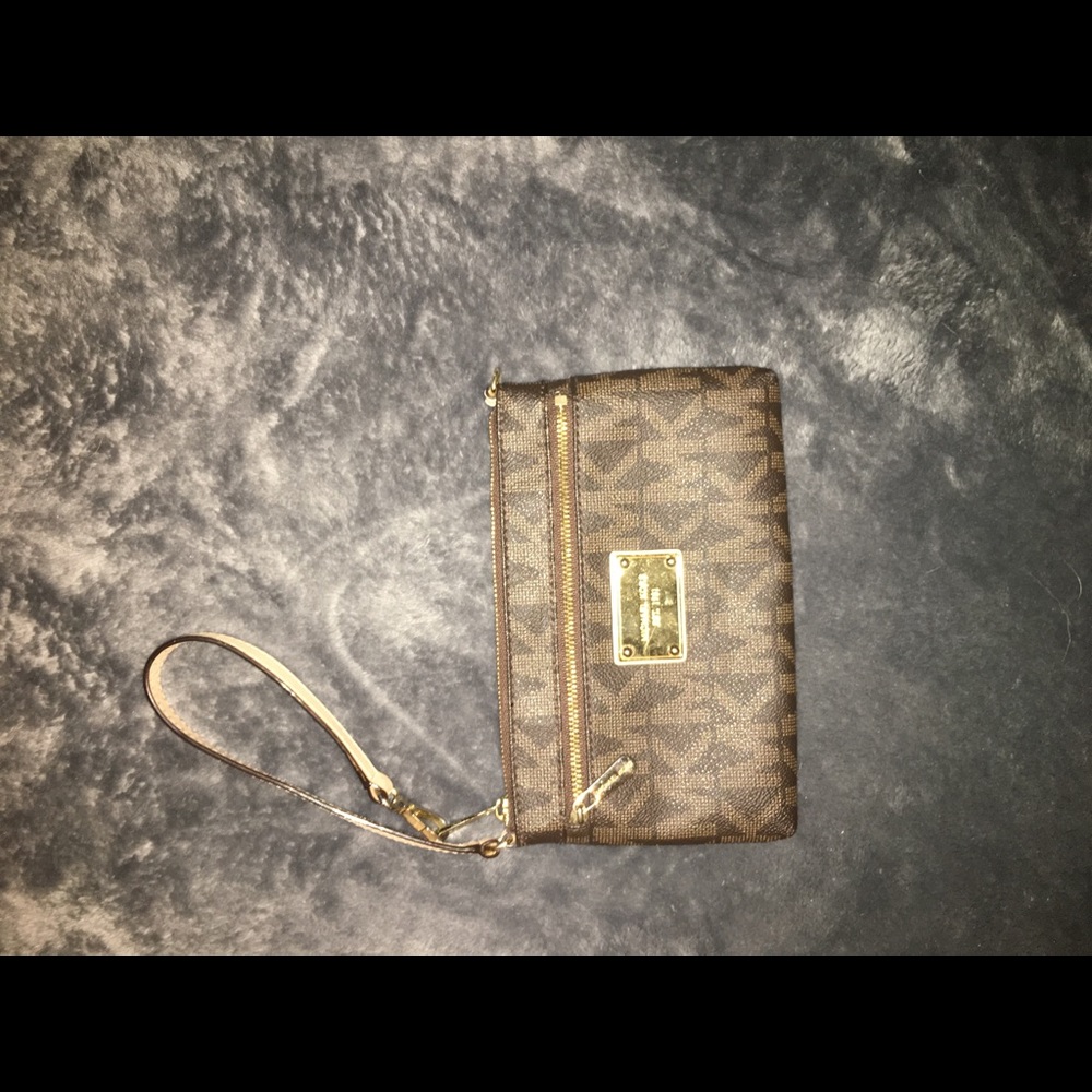 Michael Kors wristlet/purse/wallet